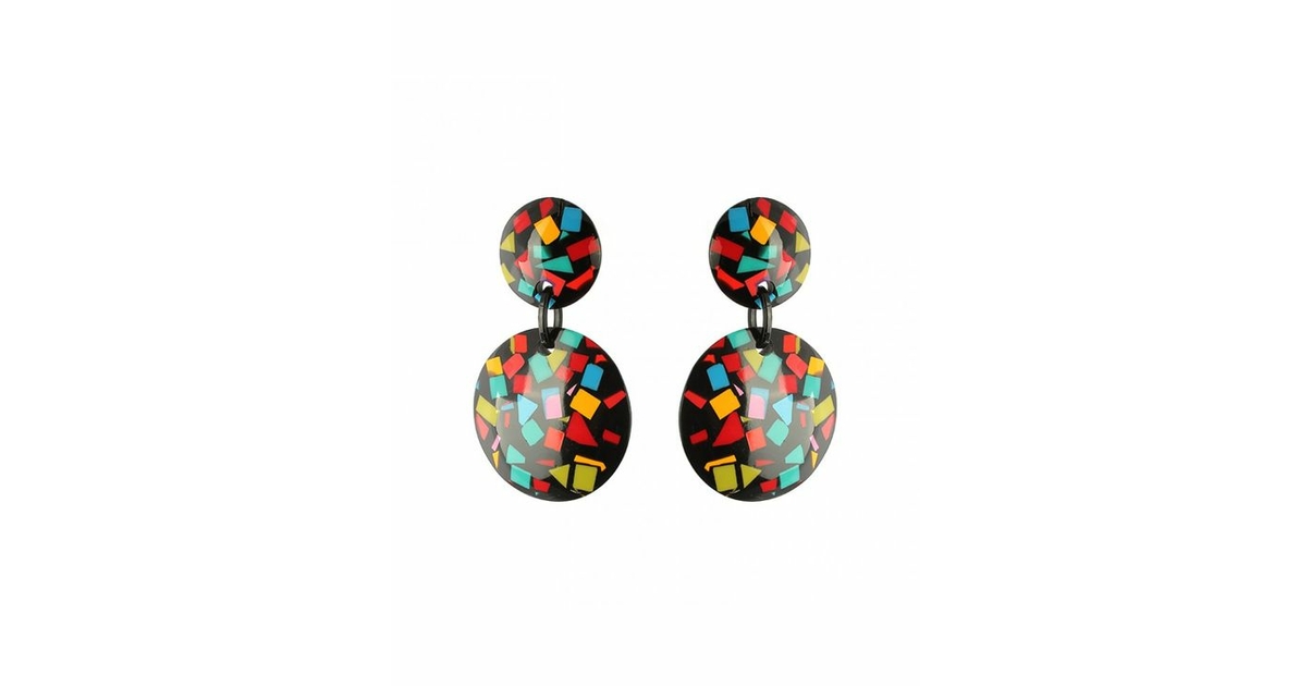 Boucles d'oreilles clips confettis multicouleurs fond noir Résine